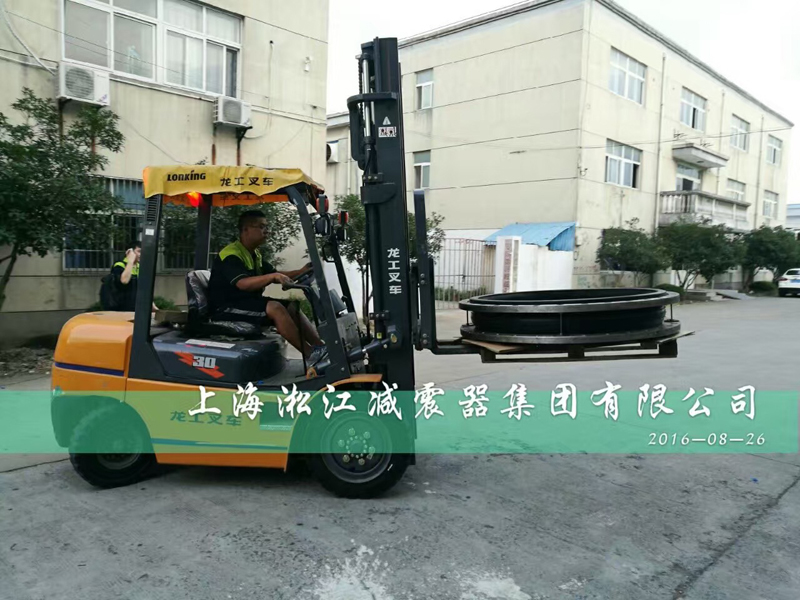 杭州某污水處理廠急購(gòu)DN1200橡膠接頭【G20峰會(huì)期間】 杭州某污水處理廠急購(gòu)DN1200橡膠接頭【G20峰會(huì)期間】